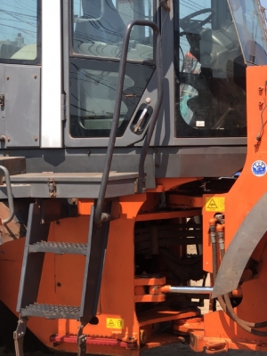 ขายรถตักล้อยาง HITACHI ZW250 (เทียบเท่า WA430-6) ปี 2012 นำเข้าเองจากญี่ปุ่น มีVDOการทำงานครับ