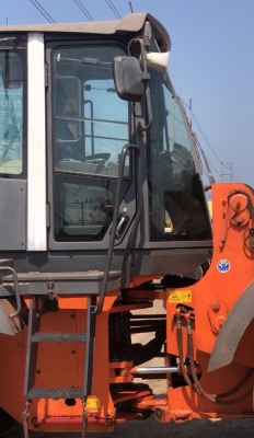 ขายรถตักล้อยาง HITACHI ZW250 (เทียบเท่า WA430-6) ปี 2012 นำเข้าเองจากญี่ปุ่น มีVDOการทำงานครับ