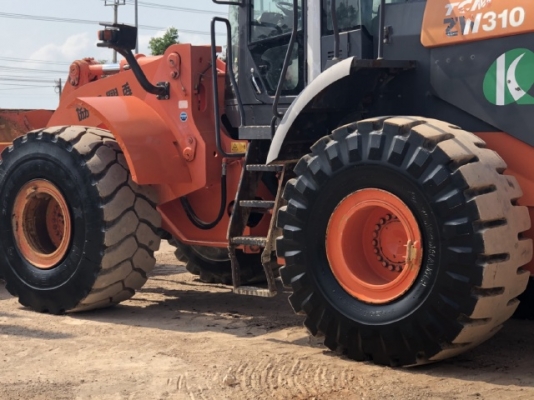 ขายรถตักล้อยาง HITACHI ZW310-A นำเข้าเองจากญี่ปุ่น สภาพสวยพร้อมใช้ มีVDOการทำงานครับ