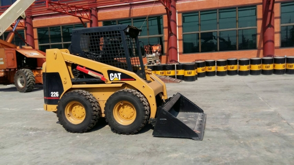 รถตักเล็กเอนกประสงค์ ,CATERPILLAR,226