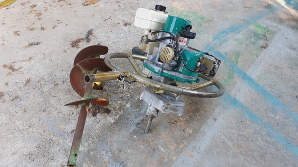 เครื่องเจาะดิน ดอก 4 นิ้ว 8500 บาท