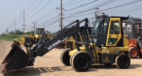 ขายรถตักล้อยาง KOMATSU SD30-6 ปี 2006 นำเข้าเองจากญี่ปุ่น สภาพสวยพร้อมใช้งาน มีVDOการทำงานครับ