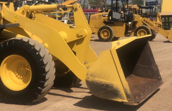 ขายรถตักล้อยาง KOMATSU WA100-3 นำเข้าเองจากญี่ปุ่น สภาพสวยพร้อมใช้ มีVDOการทำงานครับ