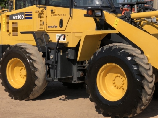 ขายรถตักล้อยาง KOMATSU WA100-5 นำเข้าเองจากญี่ปุ่น สภาพสวยพร้อมใช้งาน มีVDOการทำงานครับ