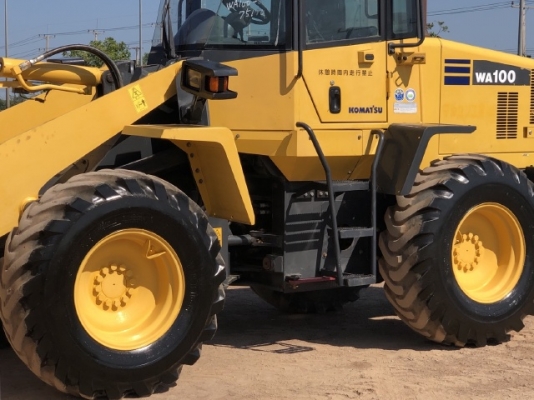 ขายรถตักล้อยาง KOMATSU WA100-5 นำเข้าเองจากญี่ปุ่น สภาพสวยพร้อมใช้งาน มีVDOการทำงานครับ