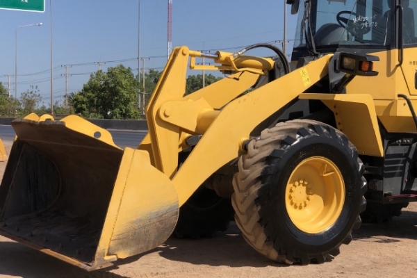 ขายรถตักล้อยาง KOMATSU WA100-5 นำเข้าเองจากญี่ปุ่น สภาพสวยพร้อมใช้งาน มีVDOการทำงานครับ