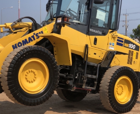 ขายรถตักล้อยาง KOMATSU WA100-7 ปี 2017 นำเข้าจากญี่ปุ่น สภาพสวยพร้อมใช้งาน มีVDOการทำงานครับ