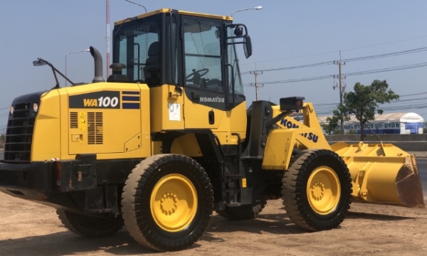 ขายรถตักล้อยาง KOMATSU WA100-7 ปี 2017 นำเข้าจากญี่ปุ่น สภาพสวยพร้อมใช้งาน มีVDOการทำงานครับ