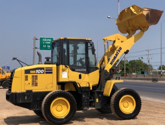 ขายรถตักล้อยาง KOMATSU WA100-7 ปี 2017 นำเข้าจากญี่ปุ่น สภาพสวยพร้อมใช้งาน มีVDOการทำงานครับ