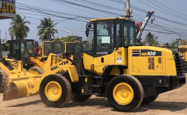 ขายรถตักล้อยาง KOMATSU WA100-7 ปี 2017 นำเข้าจากญี่ปุ่น สภาพสวยพร้อมใช้งาน มีVDOการทำงานครับ