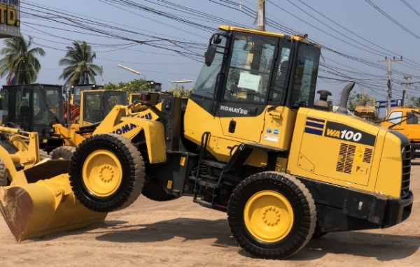 ขายรถตักล้อยาง KOMATSU WA100-7 ปี 2017 นำเข้าจากญี่ปุ่น สภาพสวยพร้อมใช้งาน มีVDOการทำงานครับ