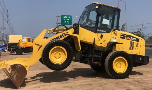 ขายรถตักล้อยาง KOMATSU WA100-7 ปี 2017 นำเข้าจากญี่ปุ่น สภาพสวยพร้อมใช้งาน มีVDOการทำงานครับ
