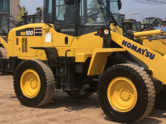 ขายรถตักล้อยาง KOMATSU WA100-7 ปี 2017 นำเข้าจากญี่ปุ่น สภาพสวยพร้อมใช้งาน มีVDOการทำงานครับ