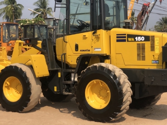 ขายรถตักล้อยาง KOMATSU WA150-6 ปี 2014 นำเข้าเองจากญี่ปุ่น สภาพสวยพร้อมใช้ มีVDOการทำงานครับ