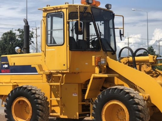 ขายรถตักล้อยาง KOMATSU WA200-1 นำเข้าเองจากญี่ปุ่น สภาพสวยพร้อมใช้ มีVDOการทำงานครับ