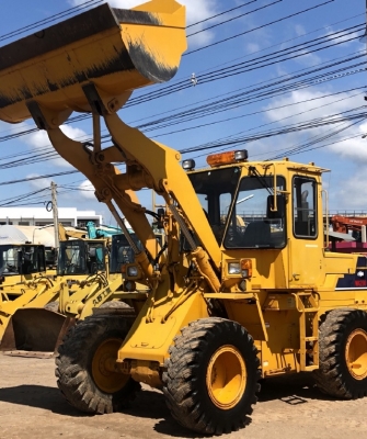 ขายรถตักล้อยาง KOMATSU WA200-1 นำเข้าเองจากญี่ปุ่น สภาพสวยพร้อมใช้ มีVDOการทำงานครับ
