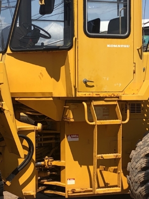 ขายรถตักล้อยาง KOMATSU WA200-1 นำเข้าเองจากญี่ปุ่น สภาพสวยพร้อมใช้ มีVDOการทำงานครับ