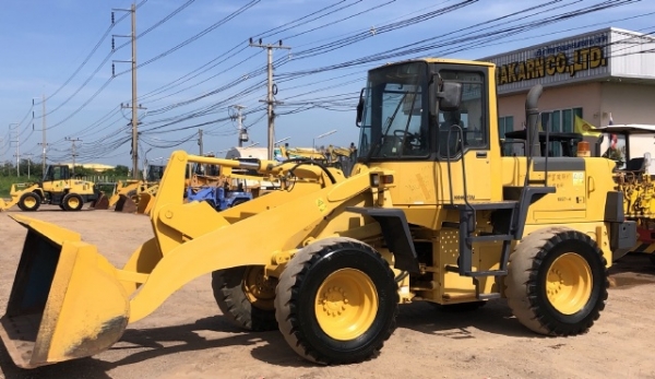 ขายรถตักล้อยาง KOMATSU WA200-3E แขนยาวพิเศษ รถนอกนำเข้าจากญี่ปุ่น สภาพสวยพร้อมใช้ มีVDOการทำงานครับ