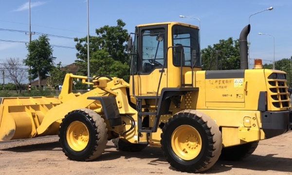 ขายรถตักล้อยาง KOMATSU WA200-3E แขนยาวพิเศษ รถนอกนำเข้าจากญี่ปุ่น สภาพสวยพร้อมใช้ มีVDOการทำงานครับ