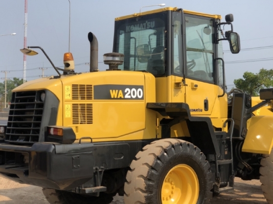 ขายรถตักล้อยาง KOMATSU WA200-6 ปี 2014 นำเข้าเองจากญี่ปุ่น สภาพสวยพร้อมใช้งาน มีVDOการทำงานครับ