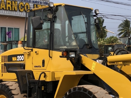 ขายรถตักล้อยาง KOMATSU WA200-6 ปี 2014 นำเข้าเองจากญี่ปุ่น สภาพสวยพร้อมใช้งาน มีVDOการทำงานครับ