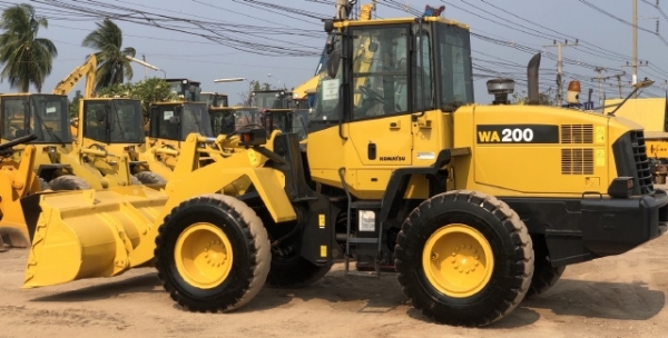 ขายรถตักล้อยาง KOMATSU WA200-6 ปี 2014 นำเข้าเองจากญี่ปุ่น สภาพสวยพร้อมใช้งาน มีVDOการทำงานครับ