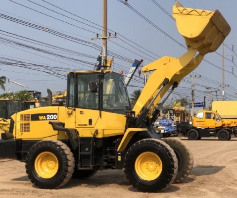 ขายรถตักล้อยาง KOMATSU WA200-6 ปี 2014 นำเข้าเองจากญี่ปุ่น สภาพสวยพร้อมใช้งาน มีVDOการทำงานครับ