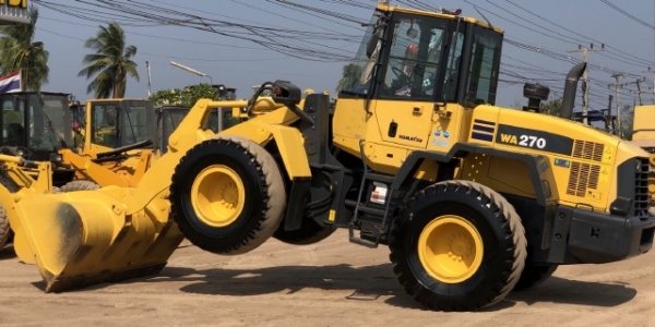 ขายรถตักล้อยาง KOMATSU WA270-6 ปี 2012 แขนยาวพิเศษ นำเข้าเองจากญี่ปุ่น มีVDOการทำงานครับ