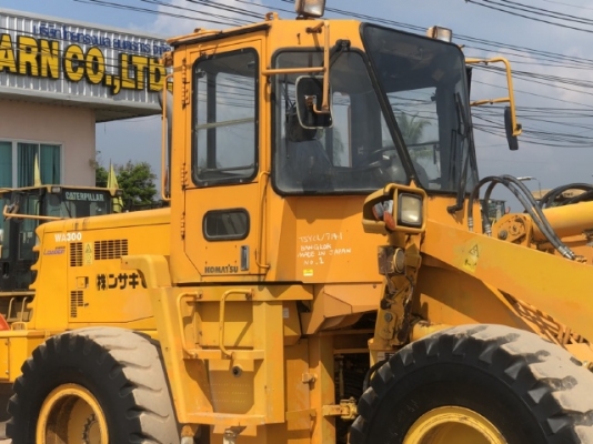 ขายรถตักล้อยาง KOMATSU WA300-3E นำเข้าเองจากญี่ปุ่น สภาพสวยพร้อมใช้งาน มีVDOการทำงานครับ