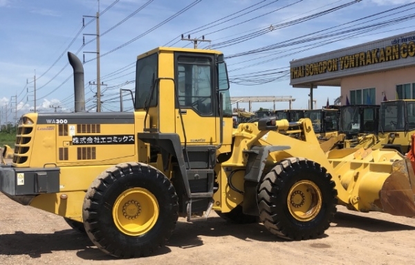 ขายรถตักล้อยาง KOMATSU WA300-3E นำเข้าเองจากญี่ปุ่น สภาพสวยพร้อมใช้ มีVDOการทำงานครับ