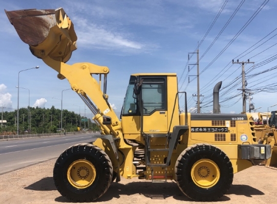 ขายรถตักล้อยาง KOMATSU WA300-3E นำเข้าเองจากญี่ปุ่น สภาพสวยพร้อมใช้ มีVDOการทำงานครับ
