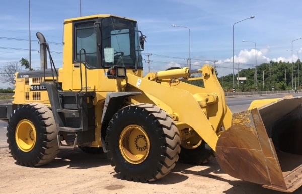 ขายรถตักล้อยาง KOMATSU WA300-3E นำเข้าเองจากญี่ปุ่น สภาพสวยพร้อมใช้ มีVDOการทำงานครับ