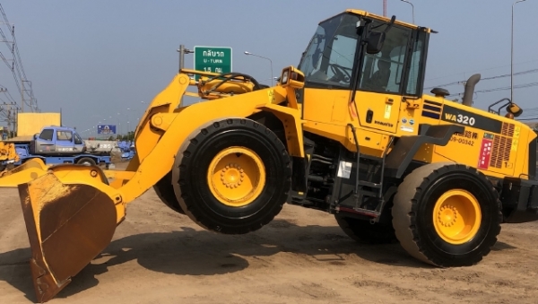 ขายรถตักล้อยาง KOMATSU WA320-6 ปี 2014 นำเข้าเองจากญี่ปุ่น สภาพสวยพร้อมใช้งาน มีVDOการทำงานครับ