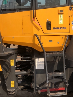 ขายรถตักล้อยาง KOMATSU WA320-6 ปี 2014 นำเข้าเองจากญี่ปุ่น สภาพสวยพร้อมใช้งาน มีVDOการทำงานครับ