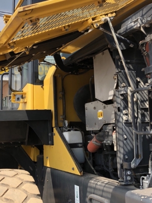 ขายรถตักล้อยาง KOMATSU WA320-7 ปี 2015 นำเข้าเองจากญี่ปุ่น สภาพสวยพร้อมใช้ มีVDOการทำงานครับ