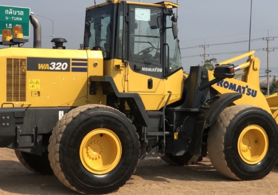 ขายรถตักล้อยาง KOMATSU WA320-7 ปี 2015 นำเข้าเองจากญี่ปุ่น สภาพสวยพร้อมใช้ มีVDOการทำงานครับ