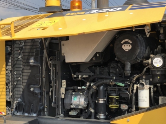 ขายรถตักล้อยาง KOMATSU WA320-7 ปี 2015 นำเข้าเองจากญี่ปุ่น สภาพสวยพร้อมใช้ มีVDOการทำงานครับ
