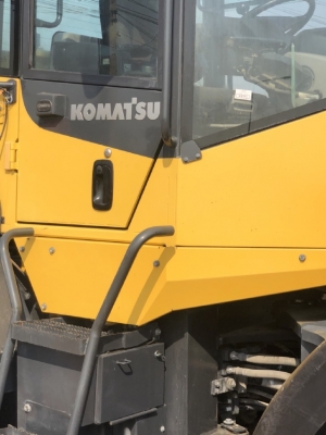 ขายรถตักล้อยาง KOMATSU WA320-7 ปี 2015 นำเข้าเองจากญี่ปุ่น สภาพสวยพร้อมใช้ มีVDOการทำงานครับ