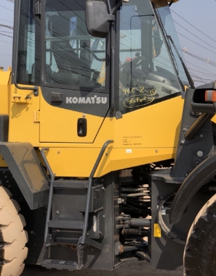 ขายรถตักล้อยาง KOMATSU WA320-7 ปี 2015 นำเข้าเองจากญี่ปุ่น สภาพสวยพร้อมใช้ มีVDOการทำงานครับ