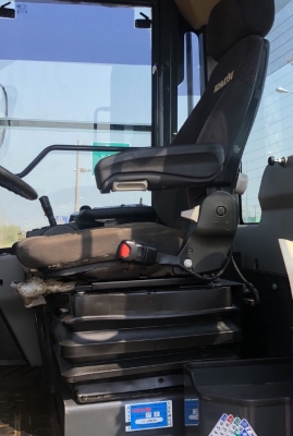 ขายรถตักล้อยาง KOMATSU WA320-7 ปี 2015 นำเข้าเองจากญี่ปุ่น สภาพสวยพร้อมใช้ มีVDOการทำงานครับ