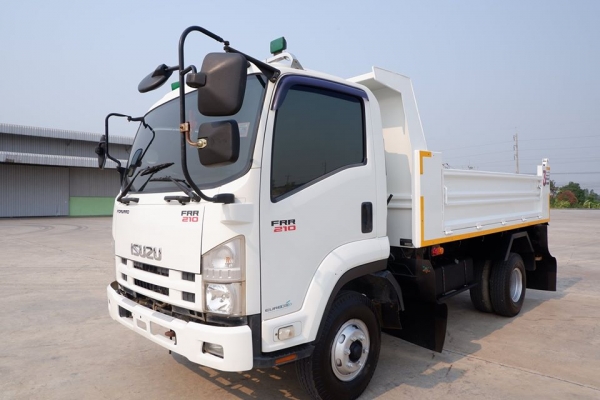 6 ล้อ ISUZU FRR 210 แรง กระบะดั้ม สามมิตร ปี 56 ไมล์ 170,000 สภาพพร้อมใช้ ยางดี สีหัวเดิม กระบะเก็บส