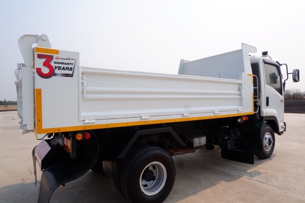 6 ล้อ ISUZU FRR 210 แรง กระบะดั้ม สามมิตร ปี 56 ไมล์ 170,000 สภาพพร้อมใช้ ยางดี สีหัวเดิม กระบะเก็บส