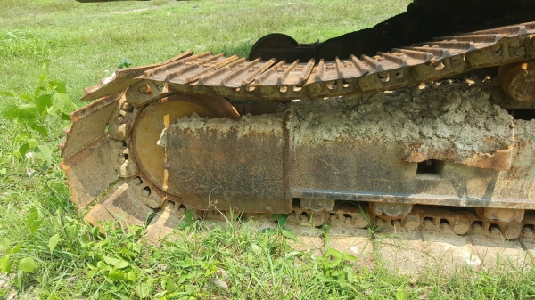 ขายตามสภาพ แบคโฮ CAT 320 V.2 ตัวเดินเสีย 1 ข้าง เครื่องเดิม ปั้มดี ไม่มีไฟฟ้า เอกสารใบซื้อขาย ราคาต่อรองได้ครับ ขายตามสภาพ แบคโฮ CAT 320 V.2 ตัวเดินเสีย 1 ข้าง เครื่องเดิม ปั้มดี ไม่มีไฟฟ้า เอกสารใบซื้อขาย ราคาต่อรองได้ครับ