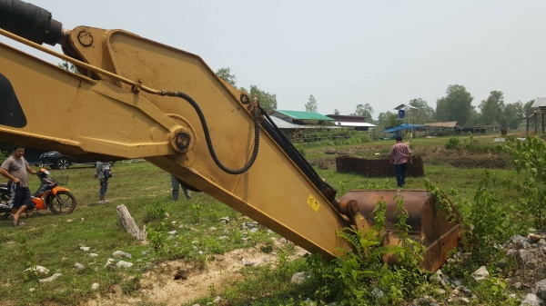 ขายตามสภาพ แบคโฮ CAT 320 V.2 ตัวเดินเสีย 1 ข้าง เครื่องเดิม ปั้มดี ไม่มีไฟฟ้า เอกสารใบซื้อขาย ราคาต่อรองได้ครับ ขายตามสภาพ แบคโฮ CAT 320 V.2 ตัวเดินเสีย 1 ข้าง เครื่องเดิม ปั้มดี ไม่มีไฟฟ้า เอกสารใบซื้อขาย ราคาต่อรองได้ครับ