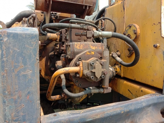 แบคโฮล้อยาง KOMATSU PC100-3 สภาพดี แบคโฮล้อยาง KOMATSU PC100-3 สภาพดี