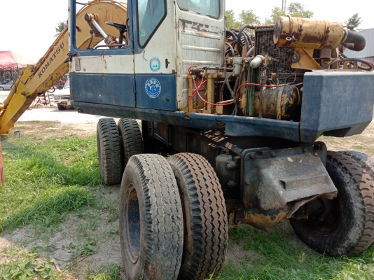 แบคโฮล้อยาง KOMATSU PC100-3 สภาพดี