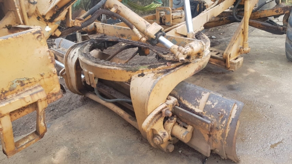 ขายรถเกรด KOMATSU GD31 ระบบไฮดอลิค