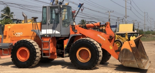ขายรถตักล้อยาง TCM L35-3 (HITACHI LX190-7) นำเข้าเองจากญี่ปุ่น สภาพสวยพร้อมใช้ มีVDOการทำงานครับ