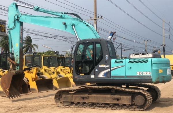 ขายรถขุด KOBELCO SK200 MARK 8 ปี 2009 นำเข้าเองจากญี่ปุ่น สภาพสวยพร้อมใช้งาน มีVDOการทำงานครับ