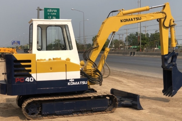ขายรถขุด KOMATSU PC40 นำเข้าจากญี่ปุ่น สภาพสวยพร้อมใช้งาน มีVDOการทำงานครับ ขายรถขุด KOMATSU PC40 นำเข้าจากญี่ปุ่น สภาพสวยพร้อมใช้งาน มีVDOการทำงานครับ